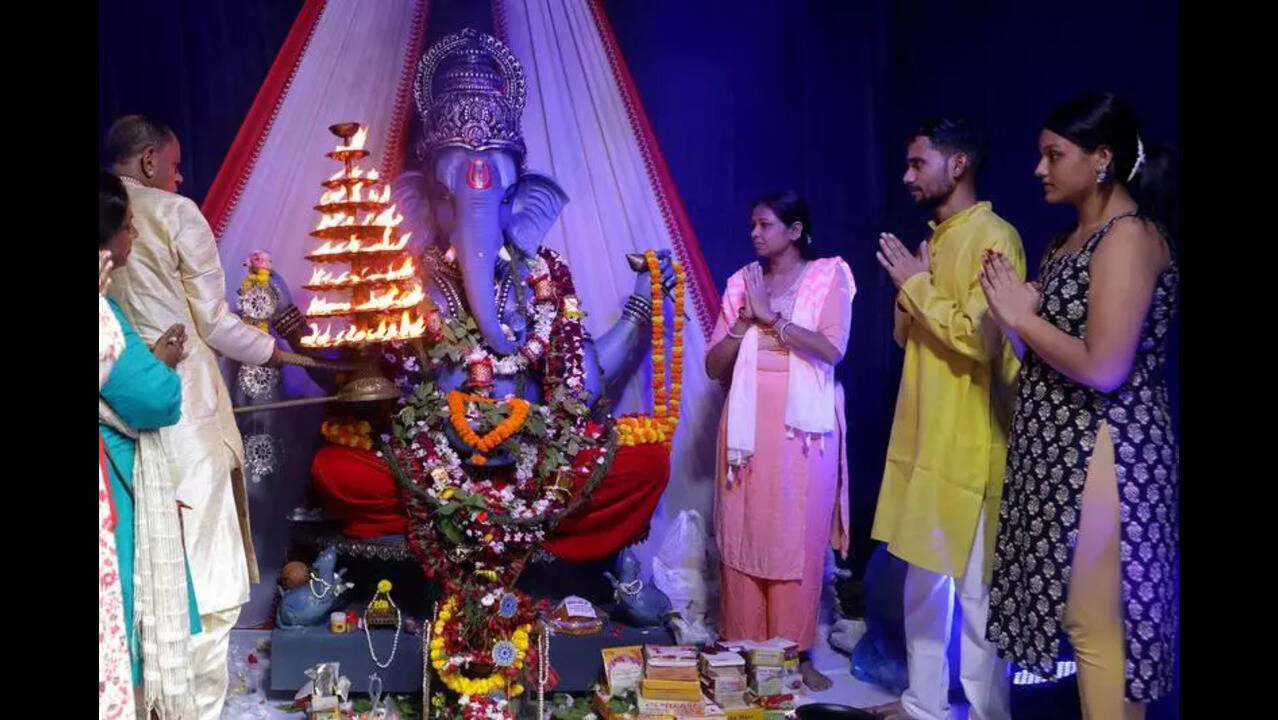 City witnesses vibrant Ganesh Puja celebrations across communities | Kolkata News - The Times of India