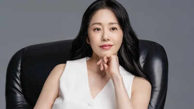 Go Hyun-jung, 54, shares '32 with two kids' story and returns with 'Queen Mantis'