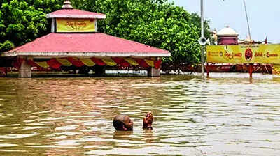 Ganga inching towards danger mark in Varanasi, several other UP districts