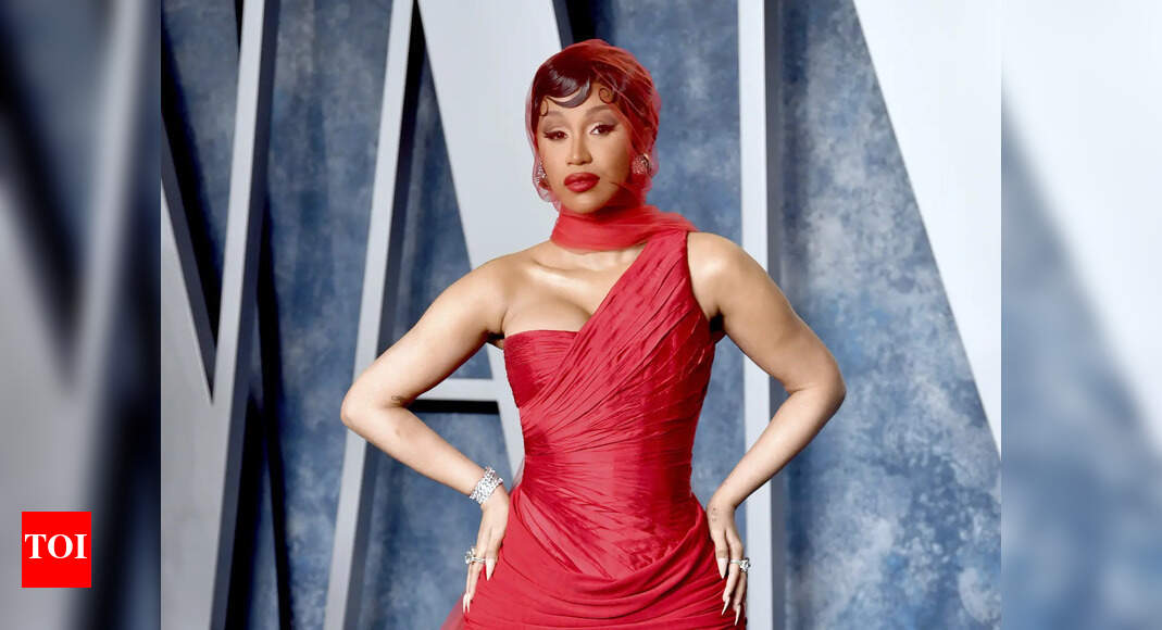 Cardi B denies assaulting security guard in trial; sparks meme-fest with HILARIOUS courtroom testimony - WATCH