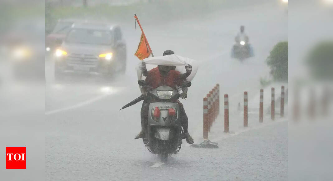 Delhi Weather: Humid Conditions, Scattered Showers Expected Today and Week