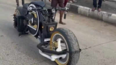 AI-powered bike 'Garuda' made from scrap with Tesla-like features by Gujarat students