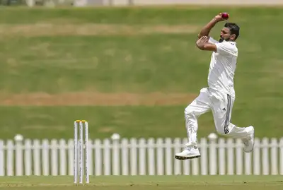 'My Cricket Chor Donga' - Former India's bowling coach shows that Mohammed Shami wanted to retire - watch