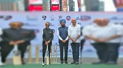 Times Square turns into a cricket pitch for India Day celebrations