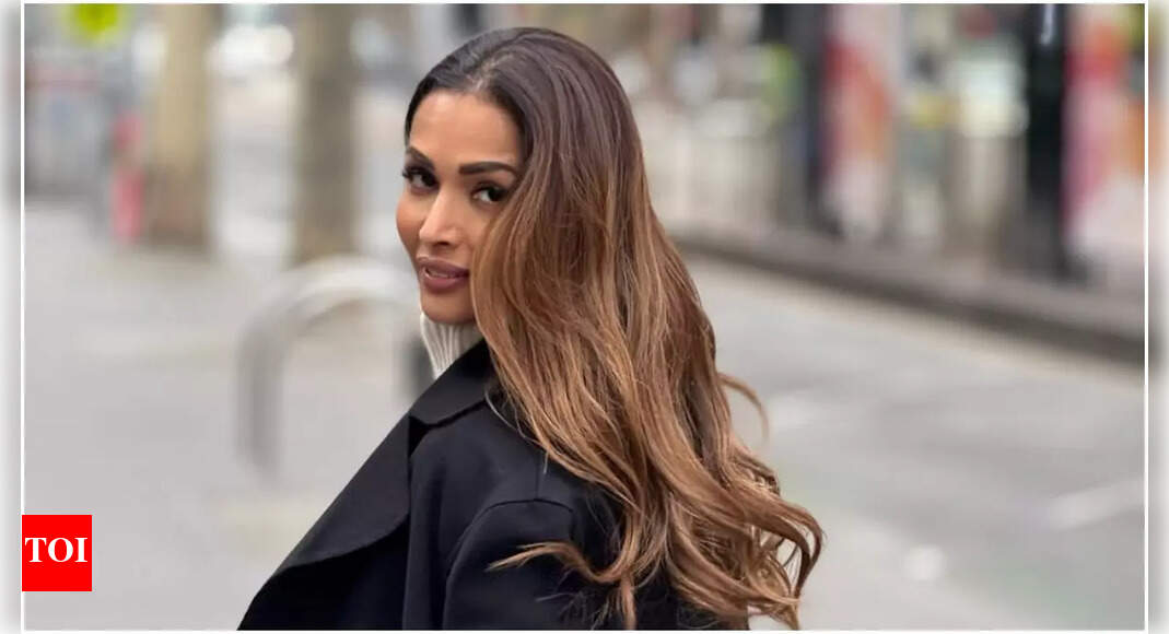 Malaika gives classic Shah Rukh Khan’s ‘DDLJ’ touch