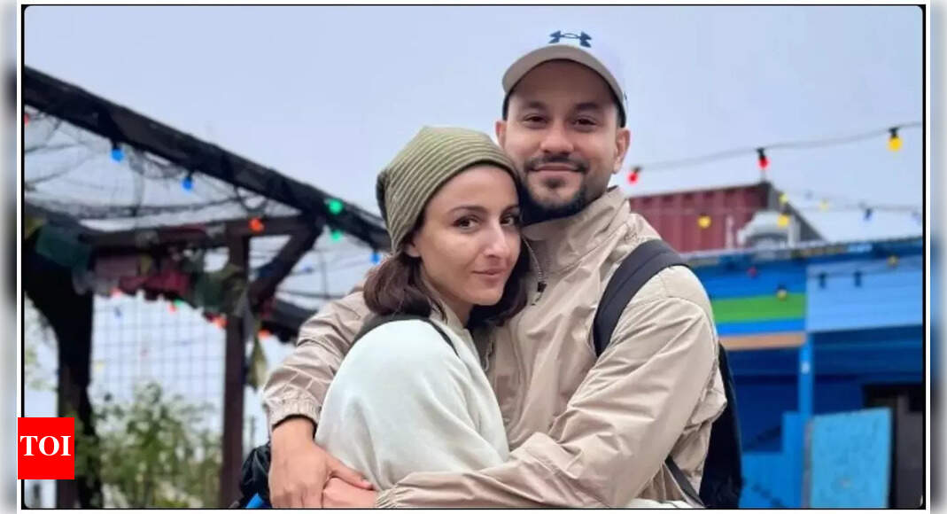 <div>Soha recalls robbery at her home years ago: 'Kunal handled...'</div>