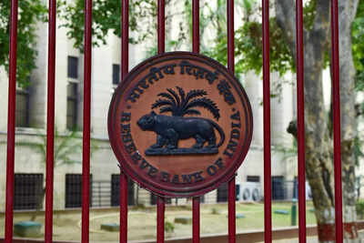 . Tariffs pose risks, growth on track: RBI