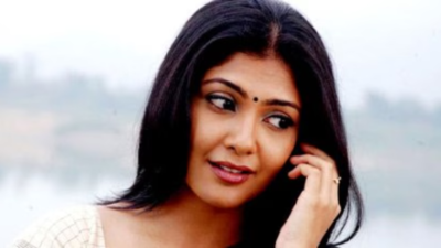 Kamalinee Mukherjee reveals why she stepped away from Telugu cinema after 'Govindudu Andarivadele'; says 'I felt hurt'