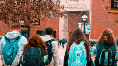 Las regulaciones del DHS buscan mejorar las estadías para los estudiantes internacionales y eliminar la flexibilidad para realizar cursos educativos