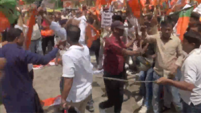 Row over abuse against PM Modi: BJP-Congress workers clash in Patna — Watch video