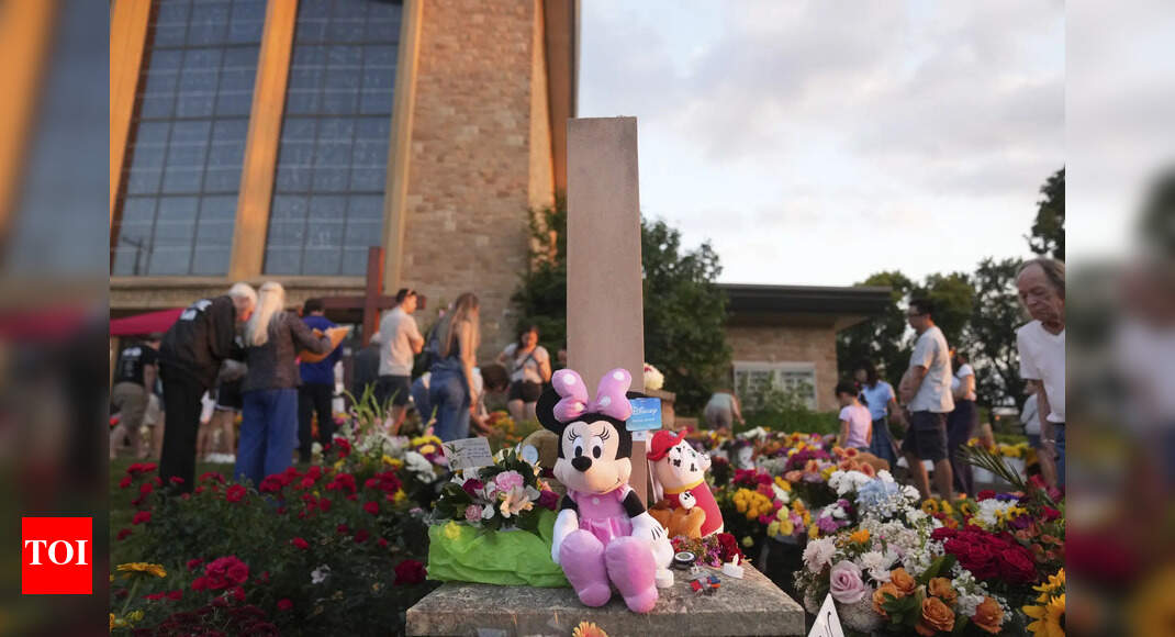<div>'Not a church or religious attack': Robin Westman wrote in journal - before Minneapolis shooting</div>