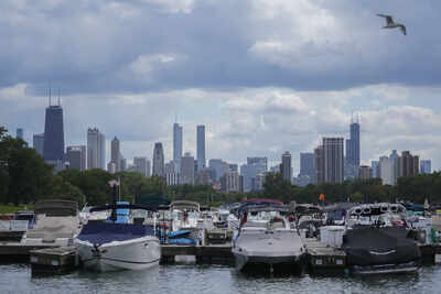 Chicago’s elite university undertakes sweeping budget reductions amid $288 million shortfall