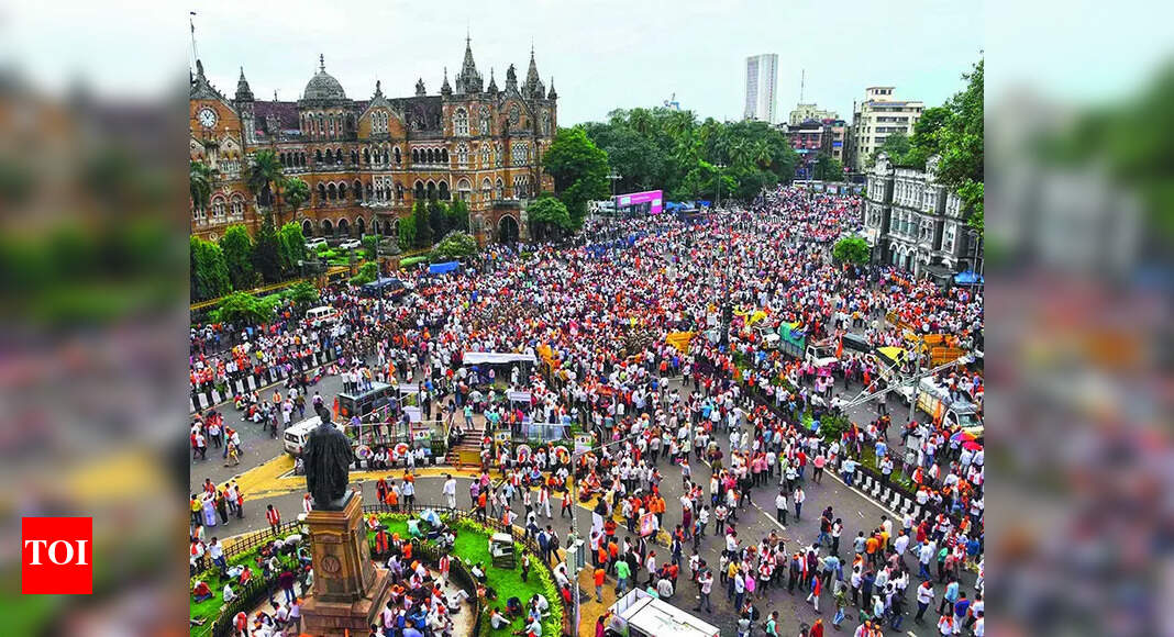 Jarange begins fast as 30k supporters bring traffic to a halt in south Mumbai
