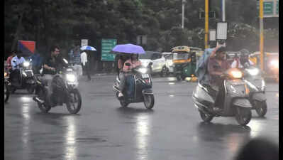  Heavy rain, cloudy skies and high humidity expected today