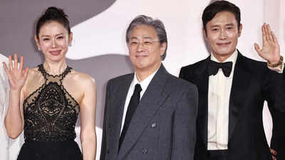 Park Chan-wook's 'No Other Choice' gets 8-minute standing ovation at Venice Film Festival - WATCH