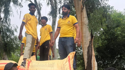  AAP Youth and Women’s Wing step up relief efforts in affected districts
