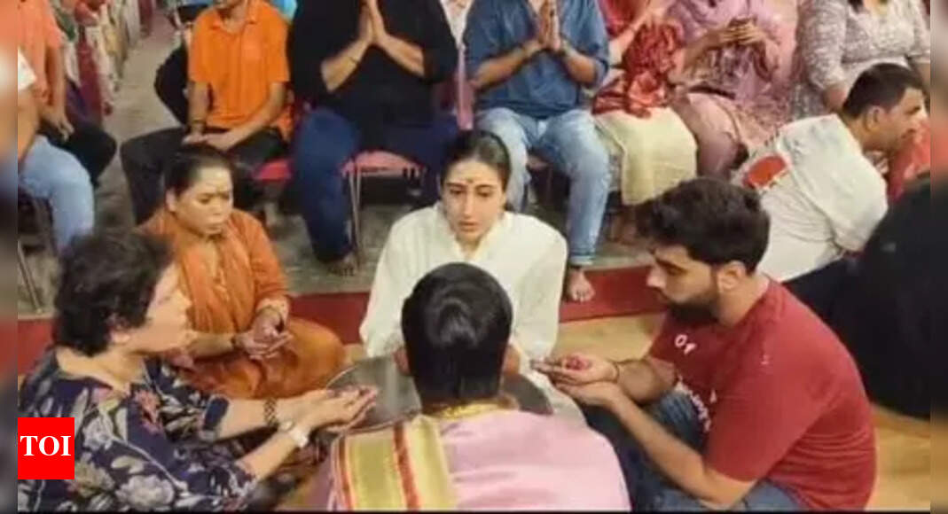 Sara Ali Khan performs Ganga Aarti at Varanasi's Dashashwamedh Ghat