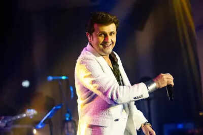 Sonu Nigam's candid rendition of 'Pardesiya' from 'Param Sundari' is simply heart melting