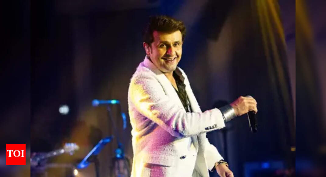Sonu Nigam's candid rendition of 'Pardesiya' from 'Param Sundari' is simply heart melting