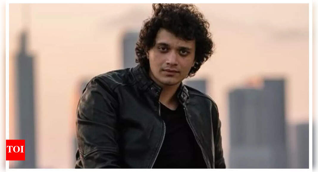 <div>Namashi says he is different from star kids: 'Ranbir, Sunny don't...'</div>