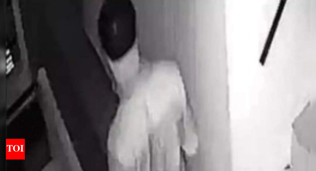 Knife-wielding stranger sexually harasses girl at PG in Bengaluru; flees with Rs 2,000