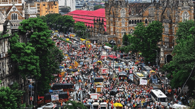 Maratha quota stir Day 4 : Agitation brings Mumbai to a halt; streets blocked, schools shut - what to expect today