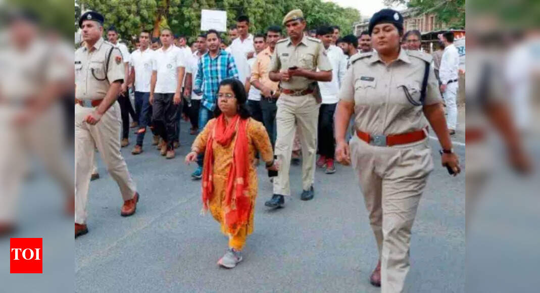 Once mocked for her height, IAS Officer Arti Dogra now inspires every UPSC aspirant: Here's what you must learn from her