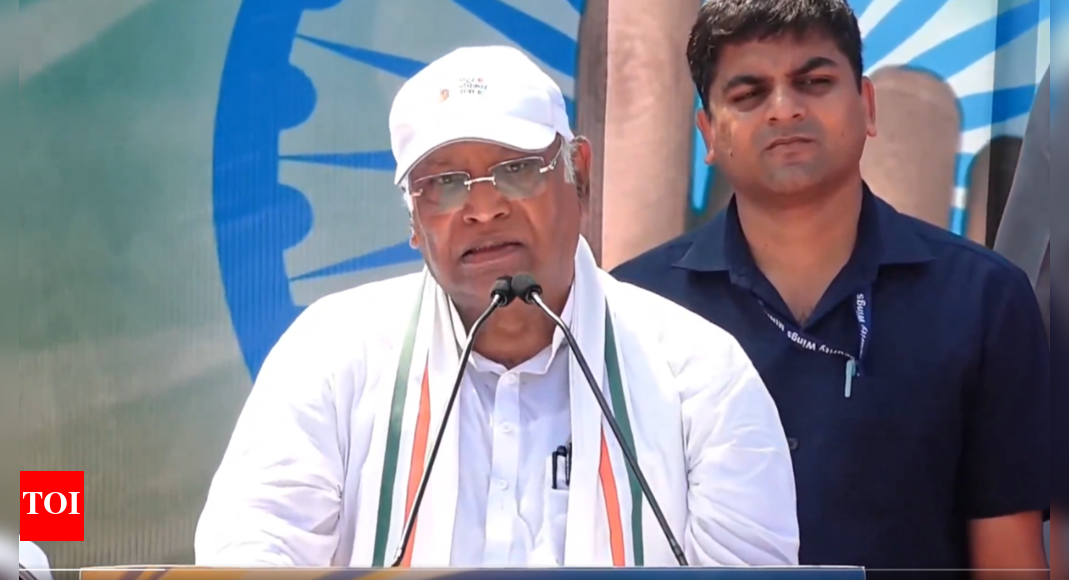 <div>Has a habit of chori: Mallikarjun Kharge targets PM Modi; questions Nitish’s socialism</div> <div>'Has a habit of chori': Mallikarjun Kharge targets PM Modi; questions Nitish’s socialism</div>