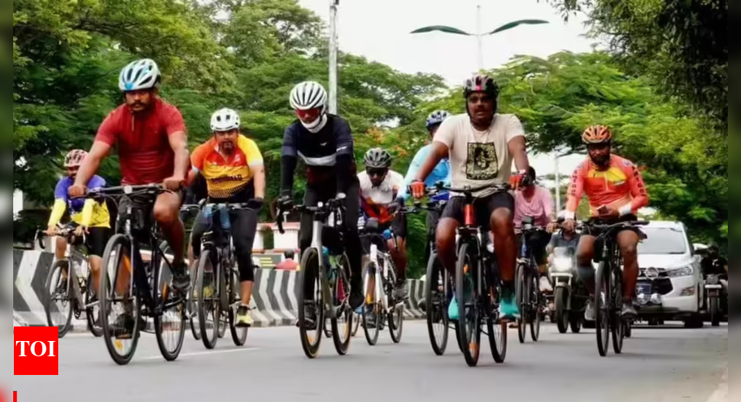 Bikethon 2025 cycle rally taken out in Varanasi to raise public awareness about health, hygiene, and environmental conservation