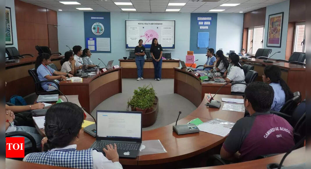 Youth thinkers’ convocation sparks dialogue on youth, society and change