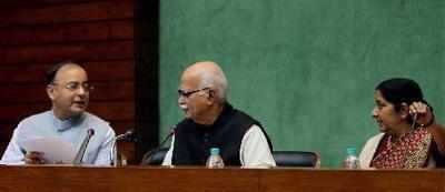 NRI attacks LK Advani, loses BJP support