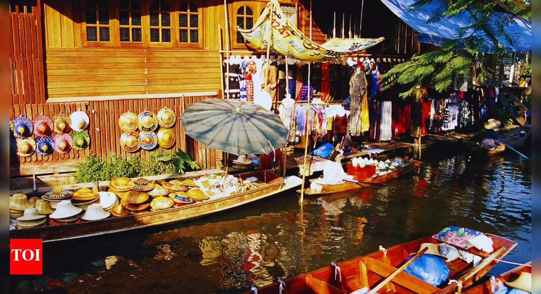 Exploring Thailand’s Damnoen Saduak: World’s largest floating market