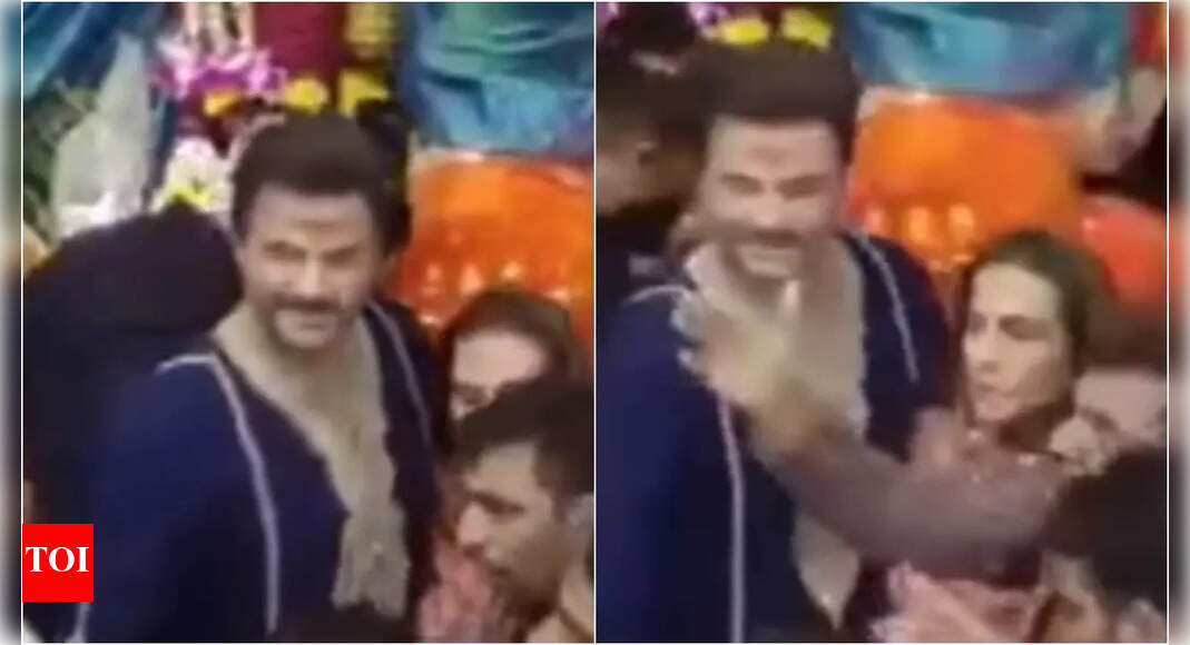 Ganesh Chaturthi 2025: Anil Kapoor steps out with wife Sunita, seeks blessing at Lalbaugcha Raja – WATCH | – The Times of India