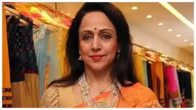 'Dream Girl' Hema Malini buys luxury car worth Rs 75 lakh, performs puja