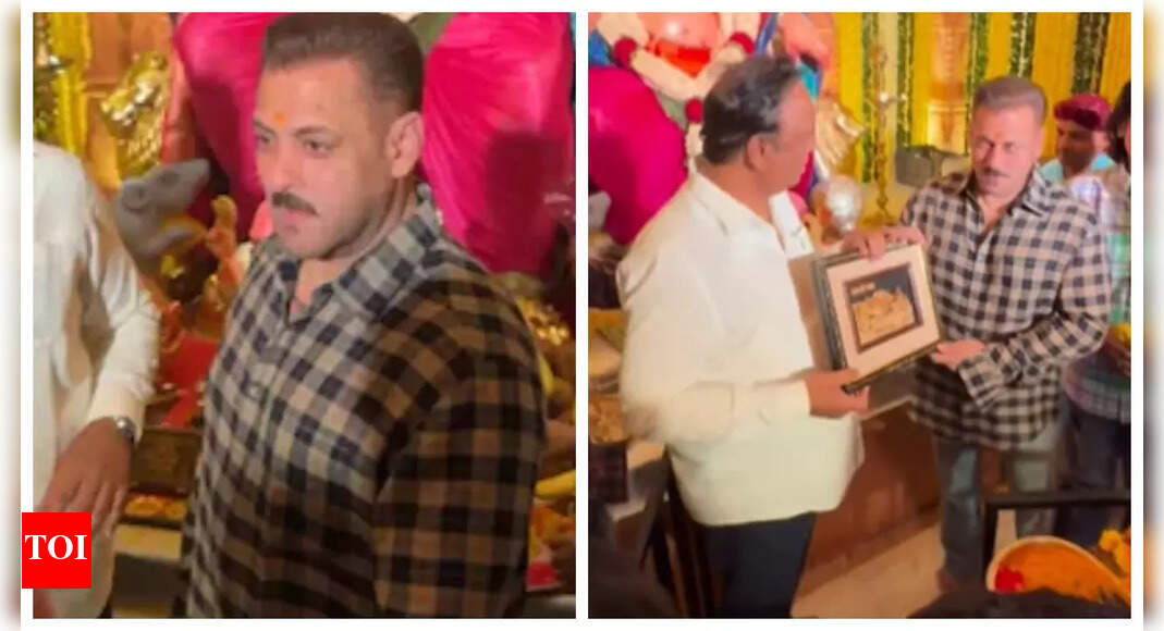 Salman Khan seeks blessings from Ganpati Bappa at Maharashtra minister Ashish Shelar’s residence under Z+ security – WATCH | – The Times of India