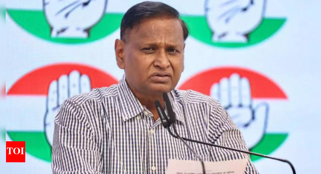 <div>Congress' Udit Raj backs Navarro's remark</div>