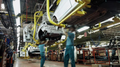 Car companies cut dispatches to dealers