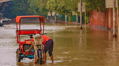 Delhi on high alert as Yamuna nears danger mark, flood preparations intensify