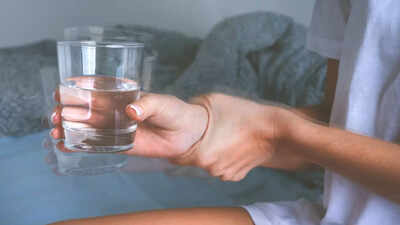 أيدي هش؟ تعرف كيف يمكن أن تكون أوجه القصور فيتامين والمعادن هي السبب