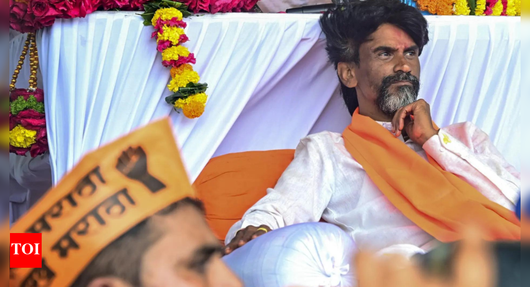<div>Maratha quota stir: Apology in court, government acceptance & a win for Manoj Jarange - how it unfolded</div>