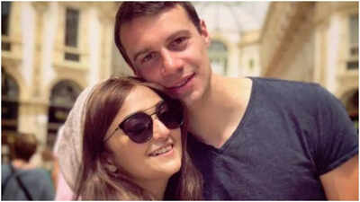 Is Monali Thakur heading for divorce from husband Mike Richter? Singer unfollows him on Instagram