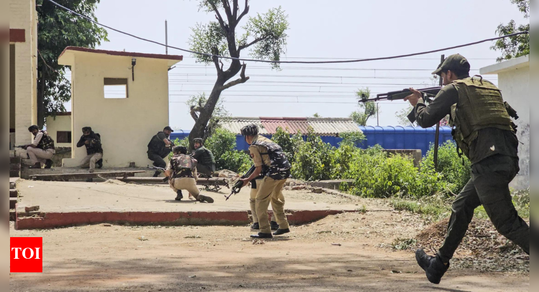 Amid hostile weather, search op continues in Poonch Amid hostile weather, search op continues in Poonch