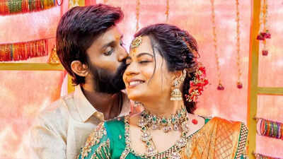 Topu cooku dupe cooku fame Dheena and Pragathi celebrate parenthood with a joyous baby shower
