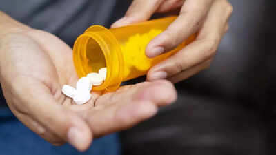 Splitting medicines can harm your health if done incorrectly: Risks, side effects, and safe practices; shares experts
