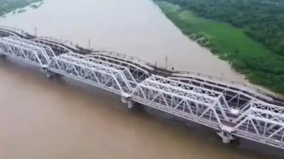  Yamuna rises past danger levels; 10,000+ evacuated, 10 things to keep in mind