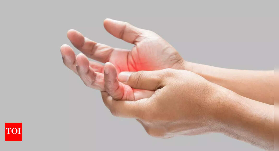 Why your hands feel numb while sleeping: Know its causes, risks, and ...