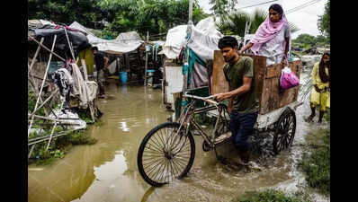Fleeing homes due to rising Yamuna, families faced new battles in camps