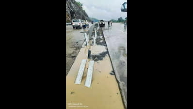 Driver killed, 5 passengers injured as car topples on yet-to-open Mumbai-Vadodara Expressway in Dahanu