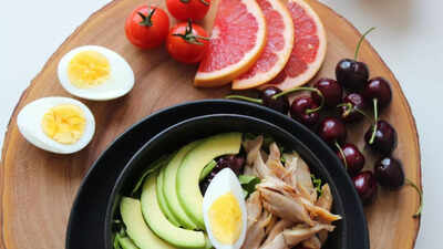 Nutritionist suggests eating these foods to combat wrinkles, bloating and brain fog