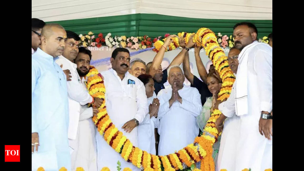 CM lays foundation stone of Rs 900cr projects in Gaya | Patna News - The  Times of India